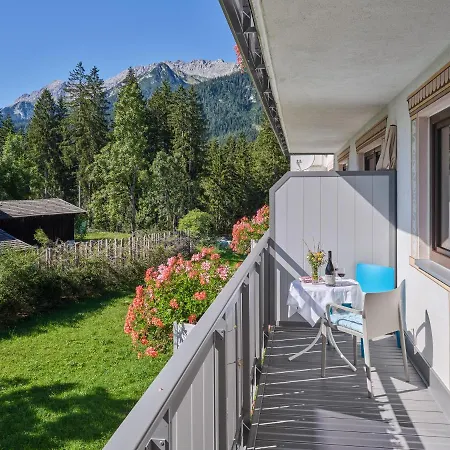 Apartmenthaus - Café - Zugspitze Leutasch