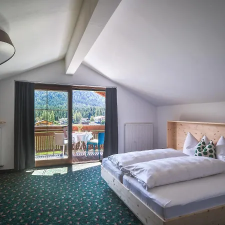 Apartmenthaus - Café - Zugspitze