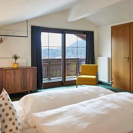 Apartmenthaus - Café - Zugspitze Aparthotel Leutasch