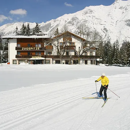 Apartmenthaus - Café - Zugspitze Leutasch
