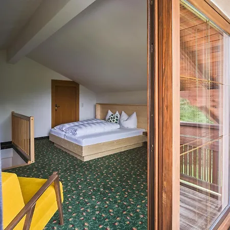 Aparthotel Apartmenthaus - Café - Zugspitze 3*