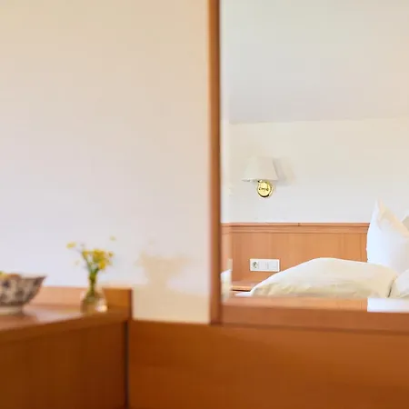 Aparthotel Apartmenthaus - Café - Zugspitze Leutasch