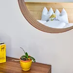 Marigold - Ferien Seminar Retreat 로이타쉬