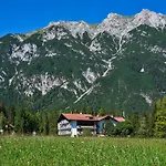 Marigold - Ferien Seminar Retreat 아파트호텔