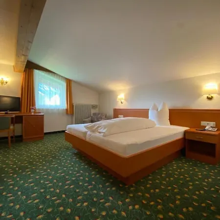 Aparthotel Apartmenthaus - Café - Zugspitze