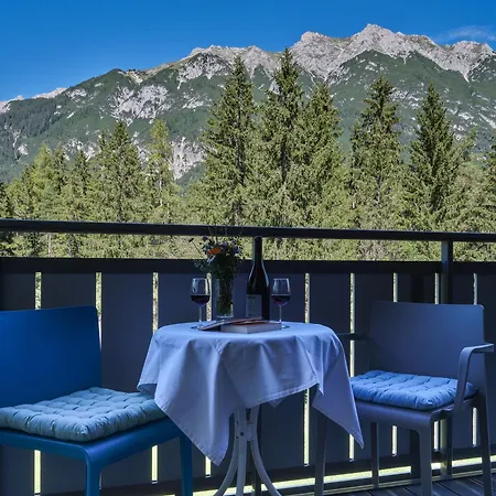 Apartmenthaus - Café - Zugspitze Aparthotel Leutasch